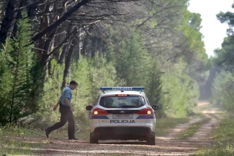 U &scaron;umi u predgrađu Zadra pronađena dva beživotna tijela