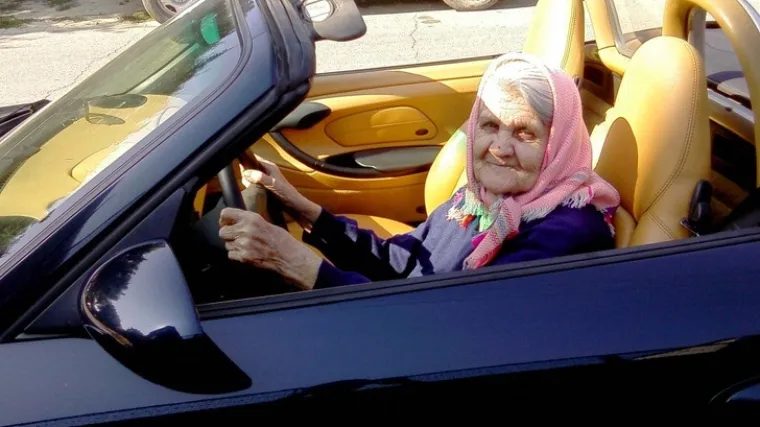 Godine su nevažne za zabavu i sreću, a ovi bake i djedovi su to pokazali