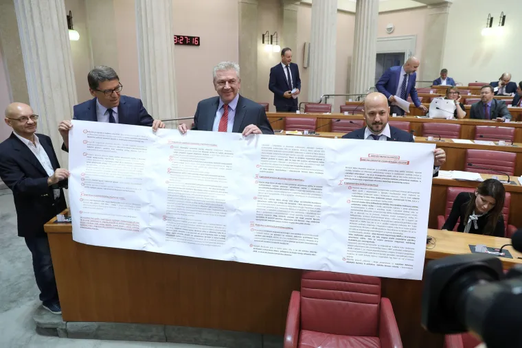 Zastupnici SDP-a protiv ministra Kujundžića