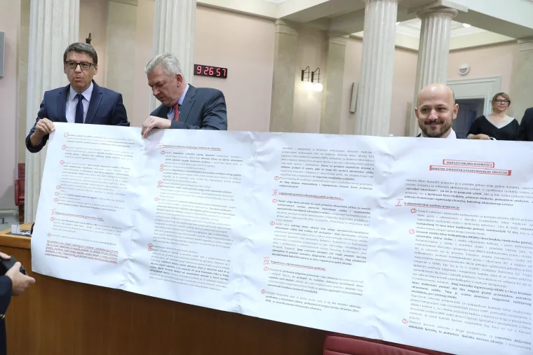 Zastupnici SDP-a protiv ministra Kujundžića