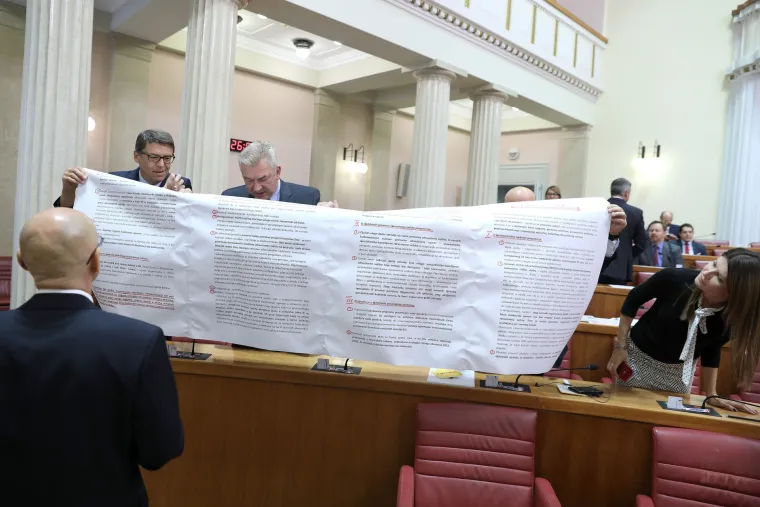 Zastupnici SDP-a protiv ministra Kujundžića