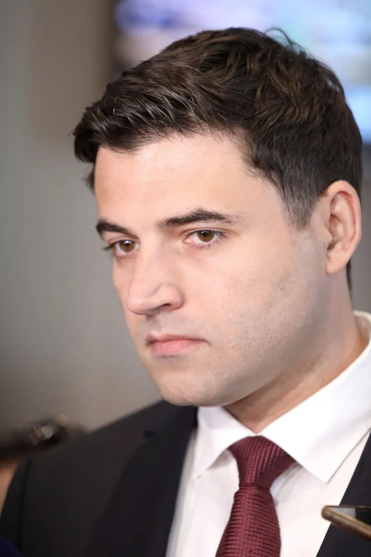 Davor Bernardić održao je u Saboru konferenciju za medije i izjavio da je spreman na sve