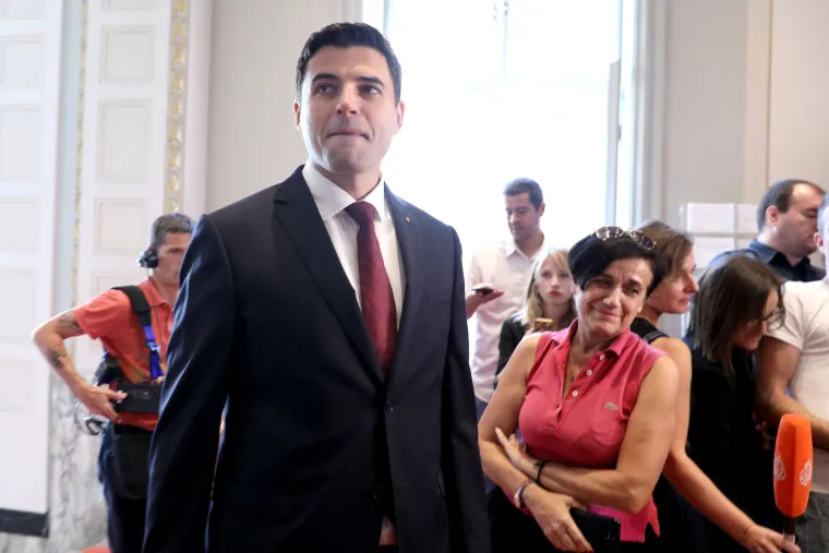 Davor Bernardić održao je u Saboru konferenciju za medije i izjavio da je spreman na sve