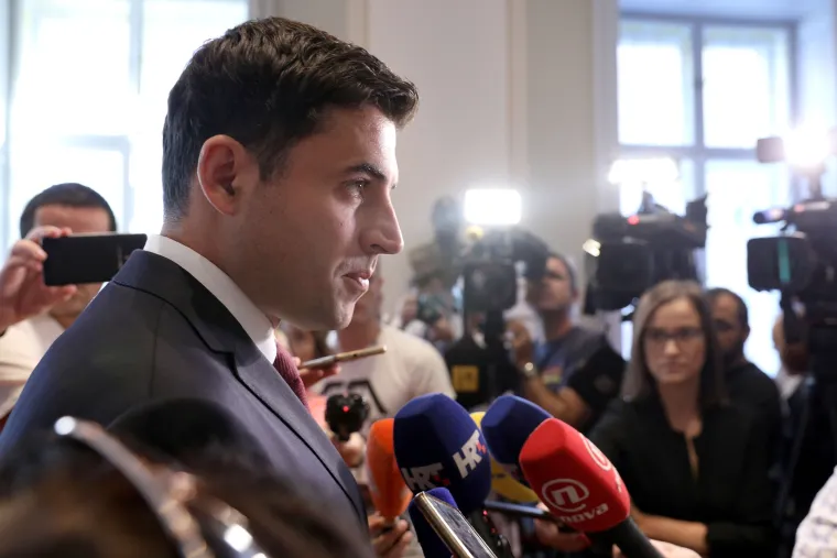 Davor Bernardić održao je u Saboru konferenciju za medije i izjavio da je spreman na sve