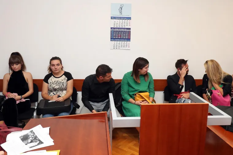NASTAVLJENO SUĐENJE BIVŠOJ PJEVAČICI E.T.-JA: Protiv nje svjedočio Marko Grubnić koji je skrivao lice