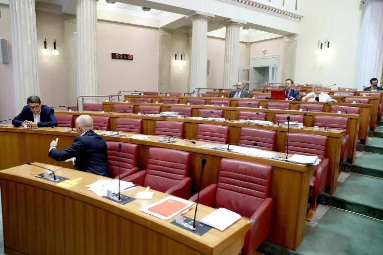 Sabornica skoro prazna već drugog dana jesenske sjednice