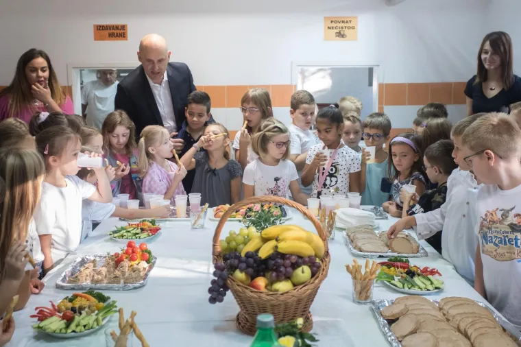 Ministar Tolu&scaron;ić pokrenuo informativnu kampanju 'Danas jedemo ribu'