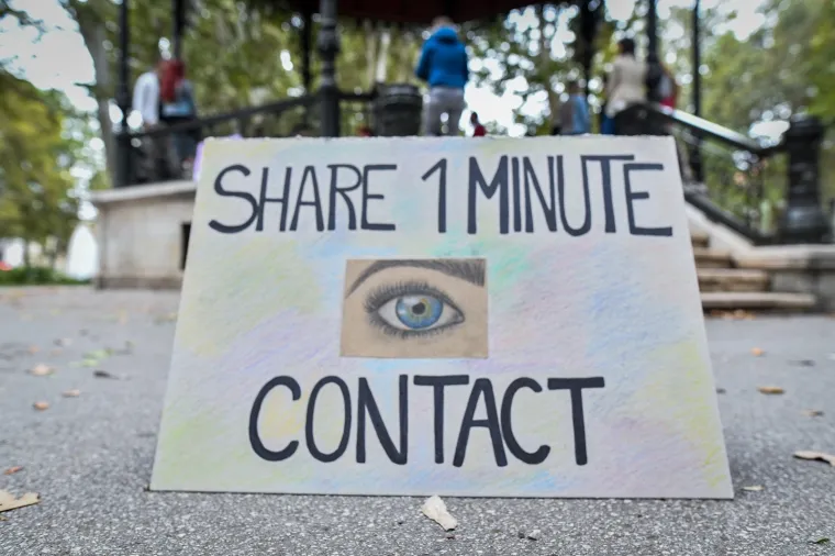 The World's Biggest Eye Contact Experiment na Zrinjevcu