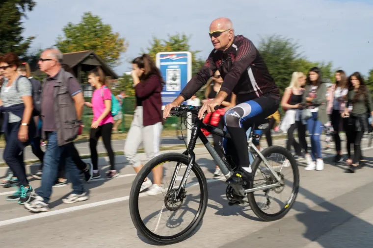 19. TERRY FOX RUN U ZAGREBU: Pet tisuća ljudi trčalo, hodalo, rolalo i bicikliralo  na Jarunu