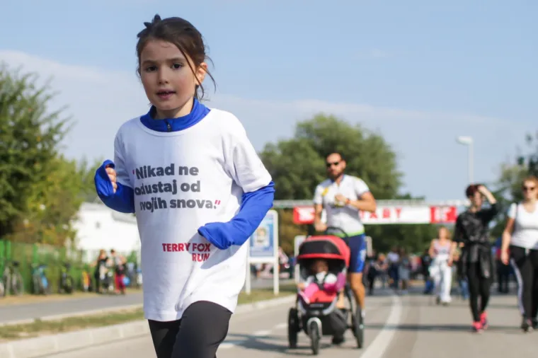 19. TERRY FOX RUN U ZAGREBU: Pet tisuća ljudi trčalo, hodalo, rolalo i bicikliralo  na Jarunu