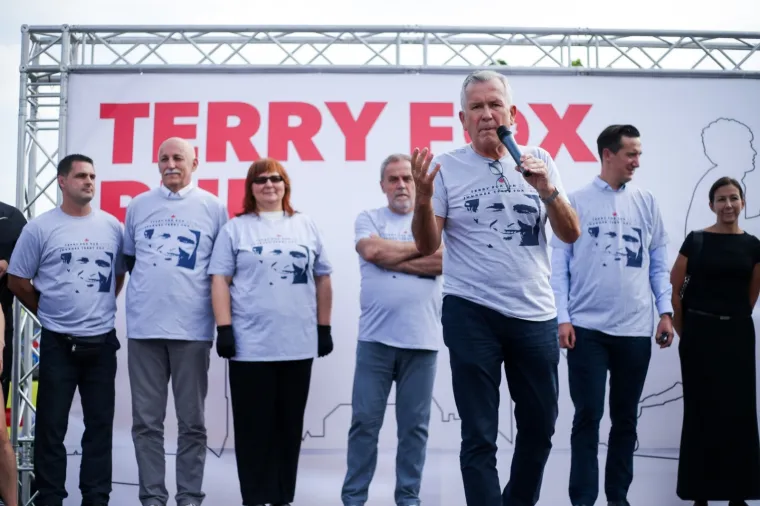 19. TERRY FOX RUN U ZAGREBU: Pet tisuća ljudi trčalo, hodalo, rolalo i bicikliralo  na Jarunu