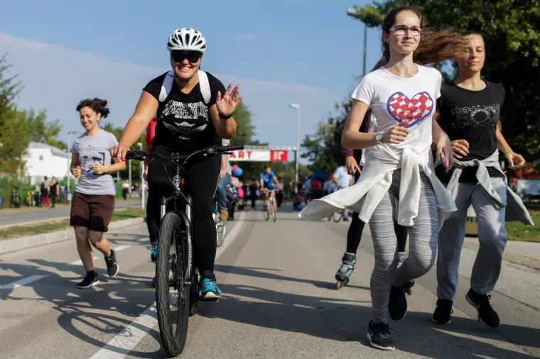 19. TERRY FOX RUN U ZAGREBU: Pet tisuća ljudi trčalo, hodalo, rolalo i bicikliralo  na Jarunu