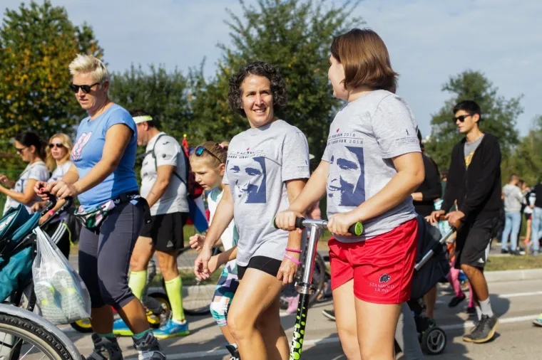 19. TERRY FOX RUN U ZAGREBU: Pet tisuća ljudi trčalo, hodalo, rolalo i bicikliralo  na Jarunu
