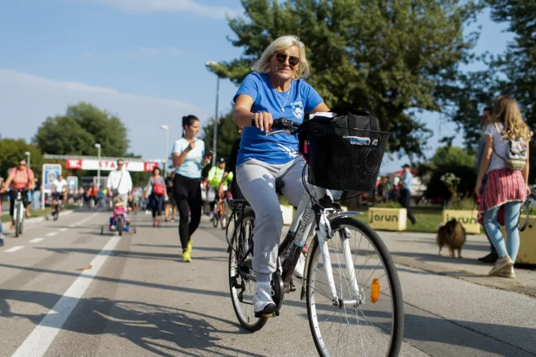 19. TERRY FOX RUN U ZAGREBU: Pet tisuća ljudi trčalo, hodalo, rolalo i bicikliralo  na Jarunu