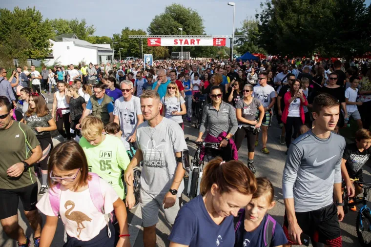 19. TERRY FOX RUN U ZAGREBU: Pet tisuća ljudi trčalo, hodalo, rolalo i bicikliralo  na Jarunu