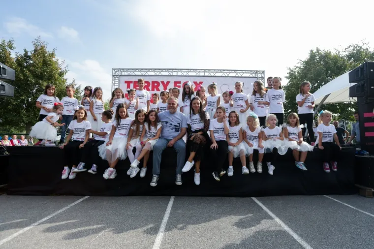 19. TERRY FOX RUN U ZAGREBU: Pet tisuća ljudi trčalo, hodalo, rolalo i bicikliralo  na Jarunu