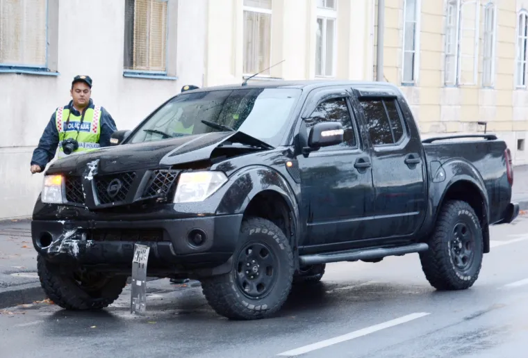 Nesvakida&scaron;nja nesreća u Sisku: Terencem se zabio u policijsku postaju