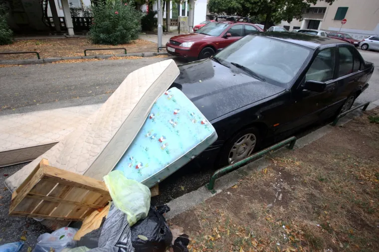 ORKANSKA BURA PARALIZIRALA SPLIT: Snažan vjetar čupao drveće kao od &scaron;ale