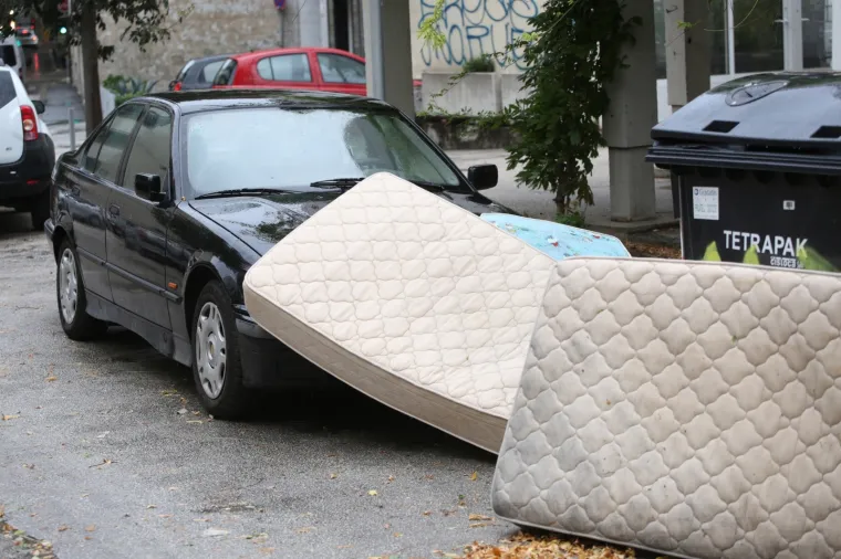 ORKANSKA BURA PARALIZIRALA SPLIT: Snažan vjetar čupao drveće kao od &scaron;ale