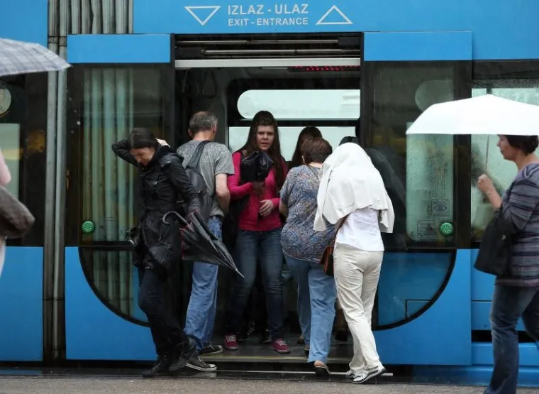 Ki&scaron;a u Zagrebu