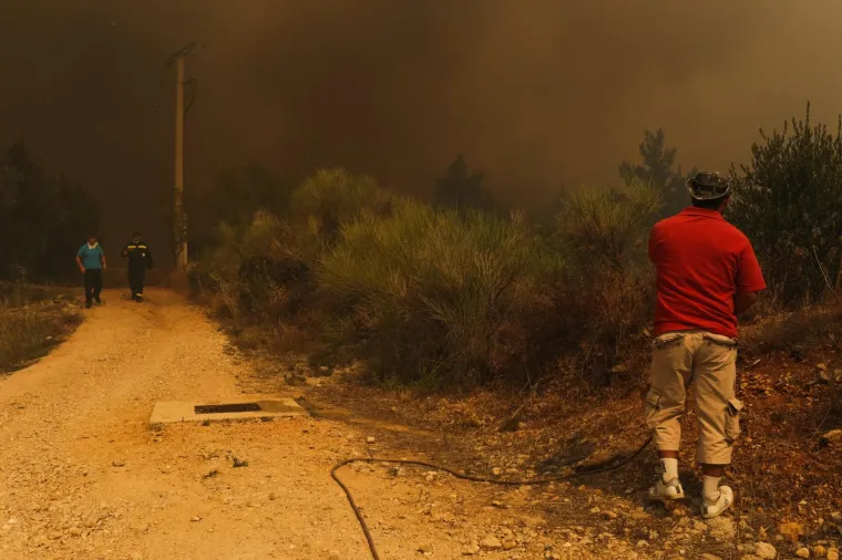 Veliki požar na Pelje&scaron;cu