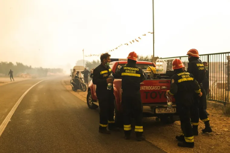 Veliki požar na Pelje&scaron;cu