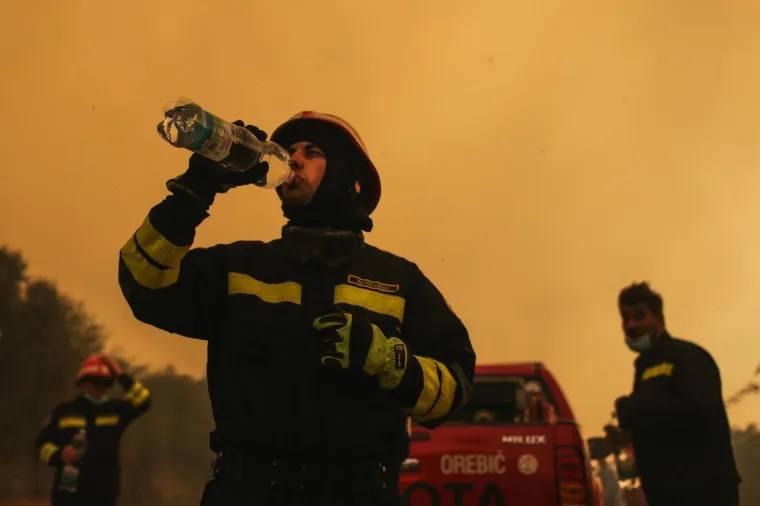 Veliki požar na Pelje&scaron;cu