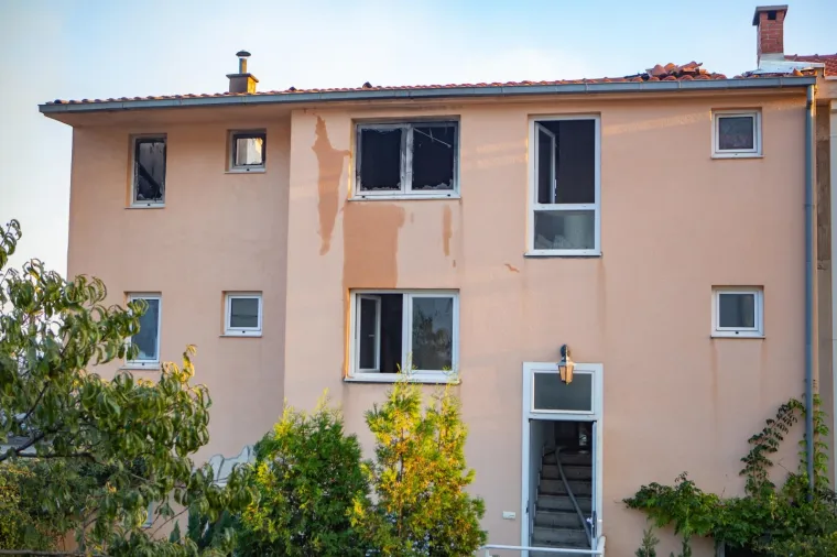 POGLEDAJTE DRAMATIČNE FOTOGRAFIJE: Požar na Pelje&scaron;cu iza sebe je ostavio pusto&scaron;