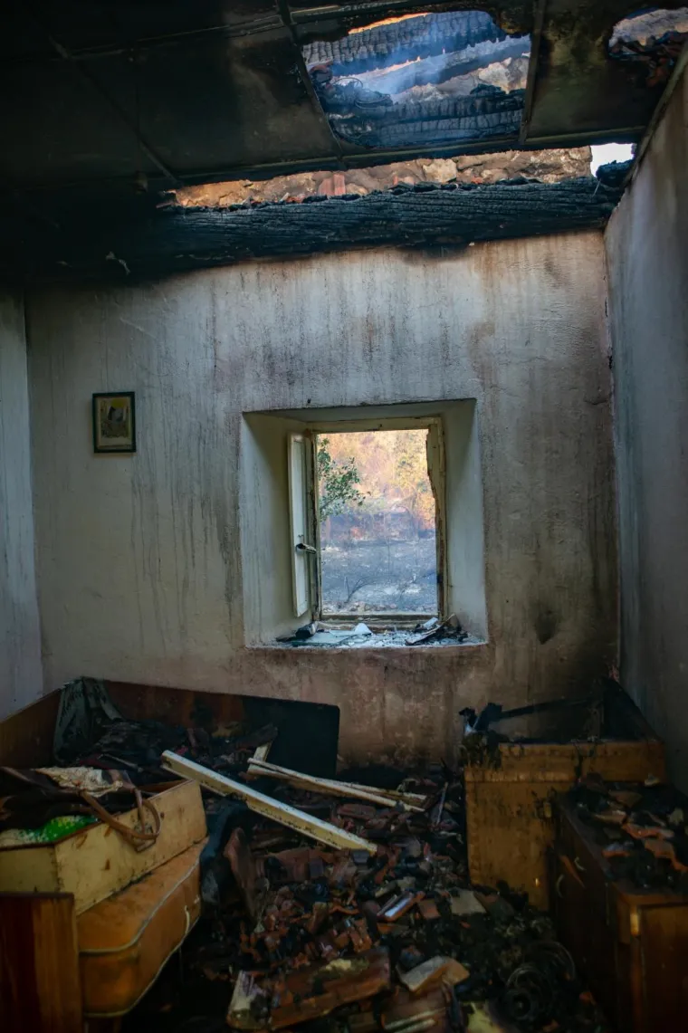 POGLEDAJTE DRAMATIČNE FOTOGRAFIJE: Požar na Pelje&scaron;cu iza sebe je ostavio pusto&scaron;