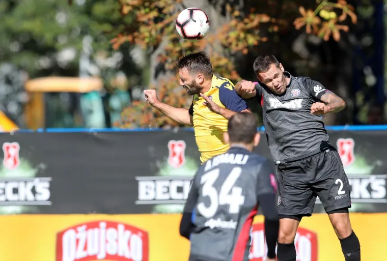 LUDA ATMOSFERA U VRAPČU: Ovako to izgleda kada vam Hajduk dođe u goste