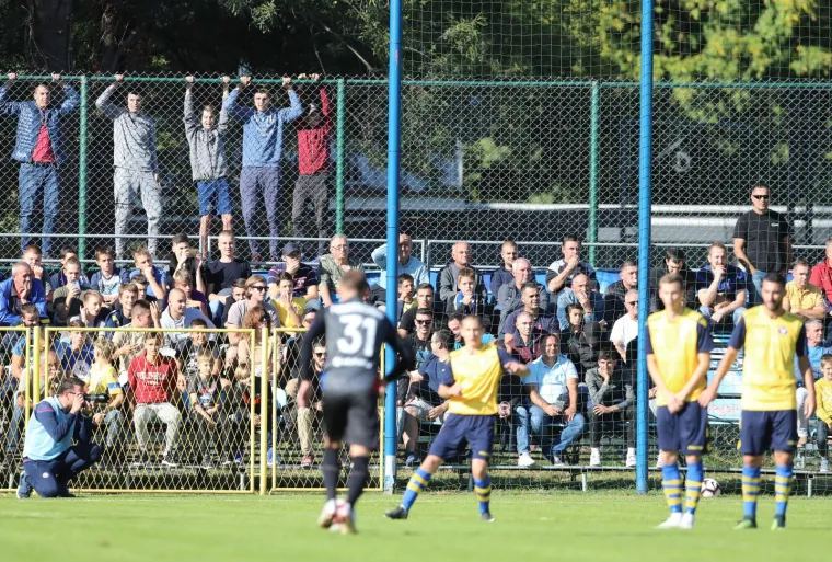 LUDA ATMOSFERA U VRAPČU: Ovako to izgleda kada vam Hajduk dođe u goste