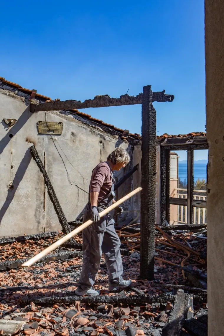 Tužni prizori: Veliki požar na Pelje&scaron;cu poharao sve pred sobom