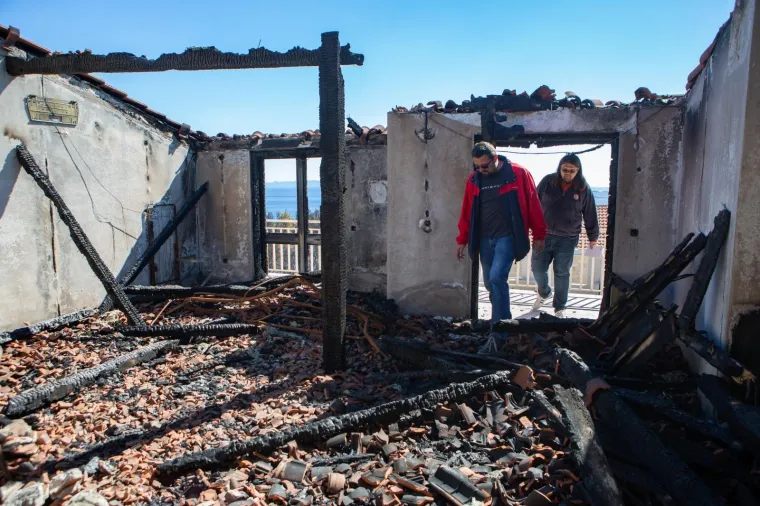 Tužni prizori: Veliki požar na Pelje&scaron;cu poharao sve pred sobom