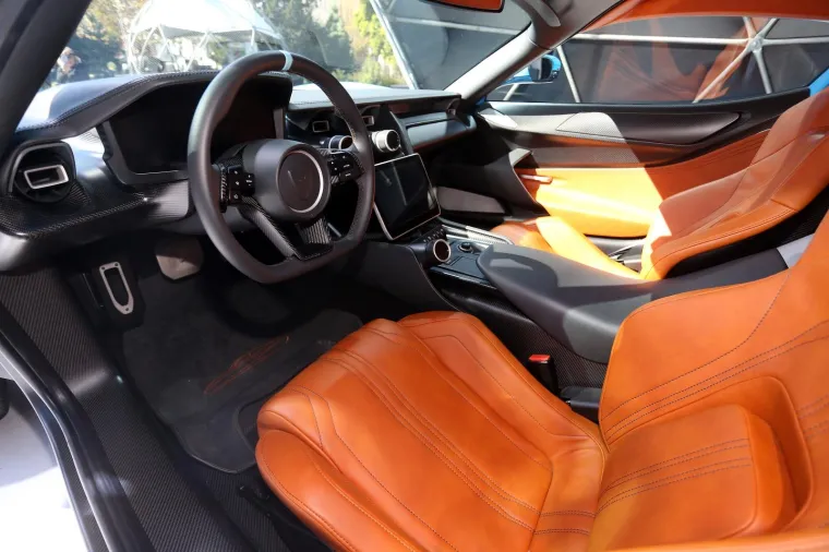 RIMAC IZLOŽIO SVOJE REMEK-DJELO: Na zagrebačkom trgu uzdahe u ovom trenutku mami nevjerojatni C_Two