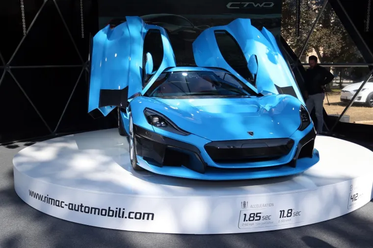 U centru Zagreba građanima predstavljen super automobil Rimac C-Two