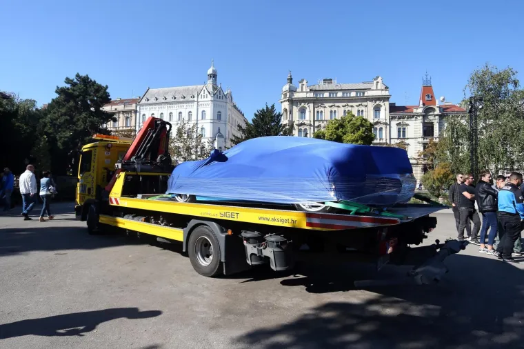 U centru Zagreba građanima predstavljen super automobil Rimac C-Two