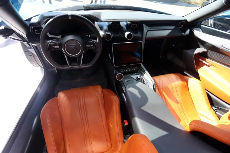 U centru Zagreba građanima predstavljen super automobil Rimac C-Two