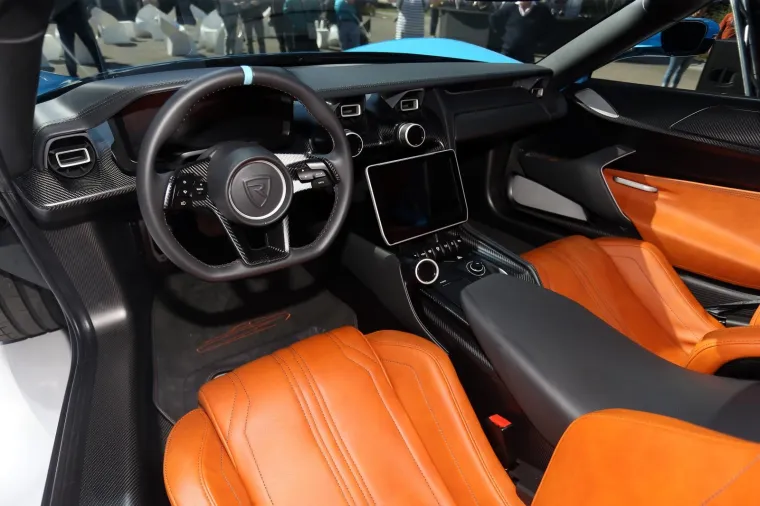 U centru Zagreba građanima predstavljen super automobil Rimac C-Two