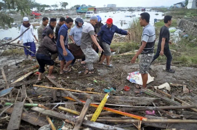 Razorni potres i tsunami u Indoneziji odnijeli stotine života