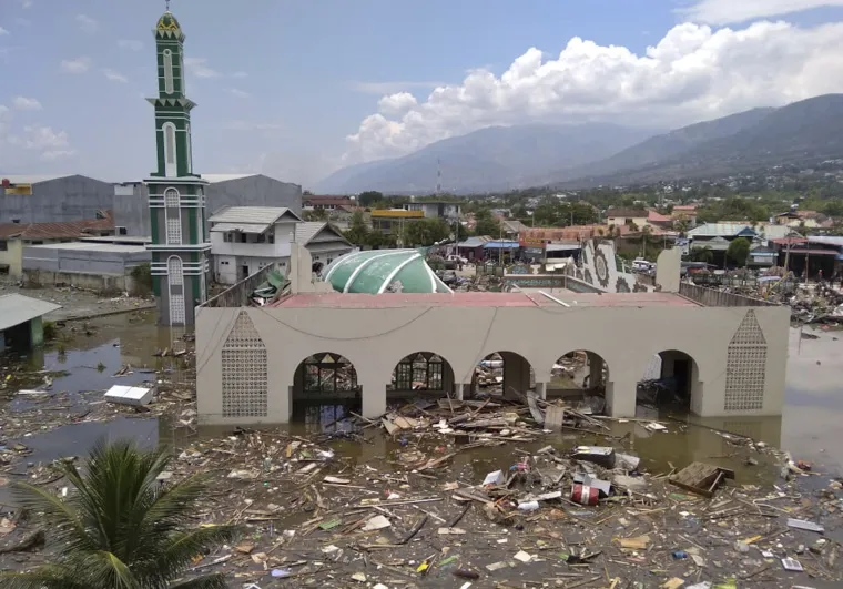 Razorni potres i tsunami u Indoneziji odnijeli stotine života