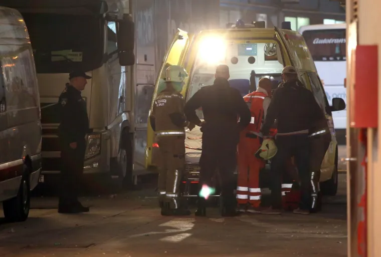 POTRESNE SCENE U SPLITU: Vatrogascu eksplozija topovskog udara otkinula komad prsta!