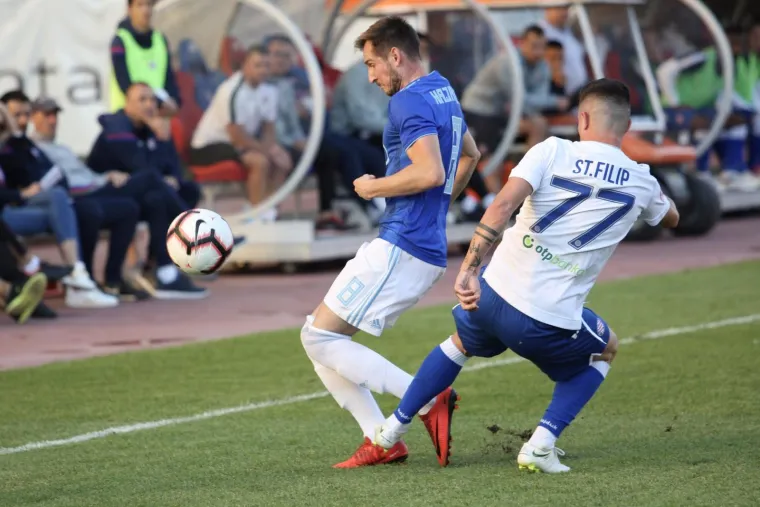 OSJETITE DA&Scaron;AK ATMOSFERE NAJVEĆEG DERBIJA HRVATSKOG SPORTA: Napeto je i na terenu i na tribinama