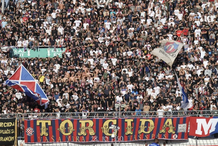 OSJETITE DA&Scaron;AK ATMOSFERE NAJVEĆEG DERBIJA HRVATSKOG SPORTA: Napeto je i na terenu i na tribinama