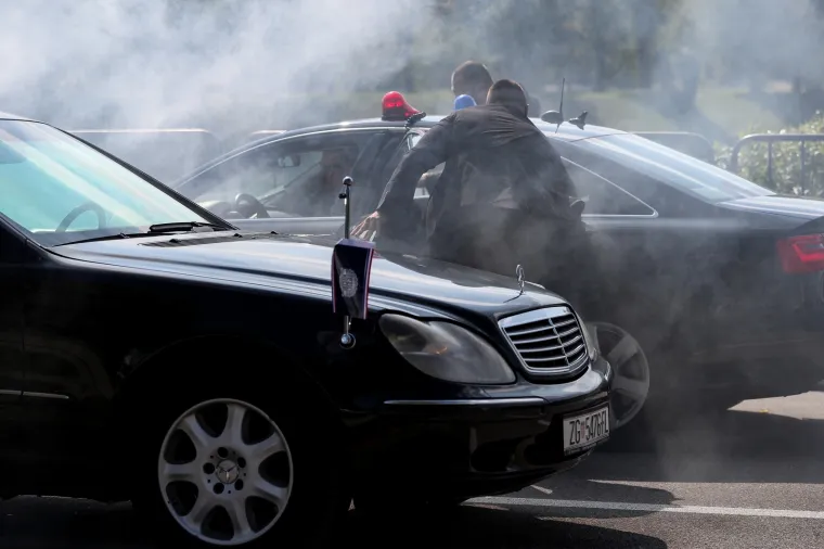 NA JARUNU 'NAPADNUTA' ŠTIĆENA KOLONA: Bačena je dimna bomba, policajci su isukali pištolje... Srećom, bila je to samo pokazna vježba