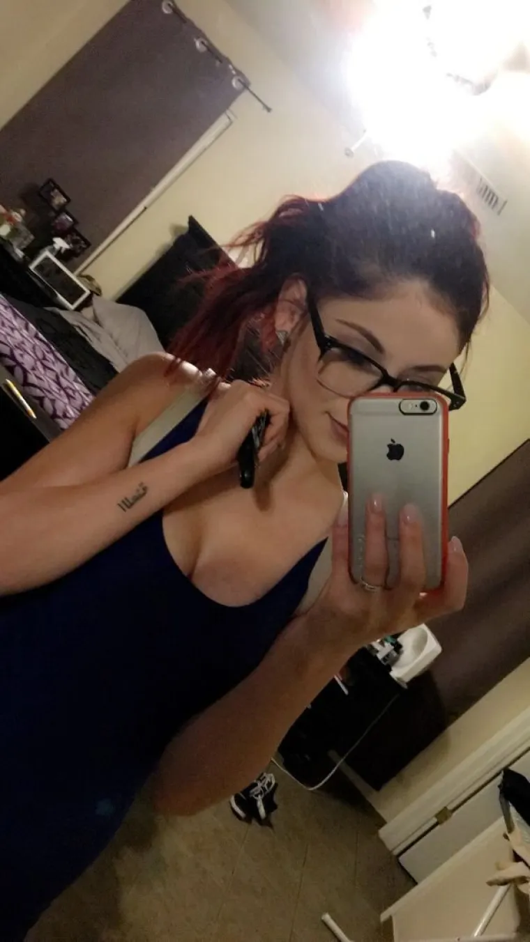 ČAK JE I FRED KREMENKO ODABRAO CRVENOKOSU: Dodu&scaron;e, i neki na&scaron;i političari i to ih je skupo stajalo...