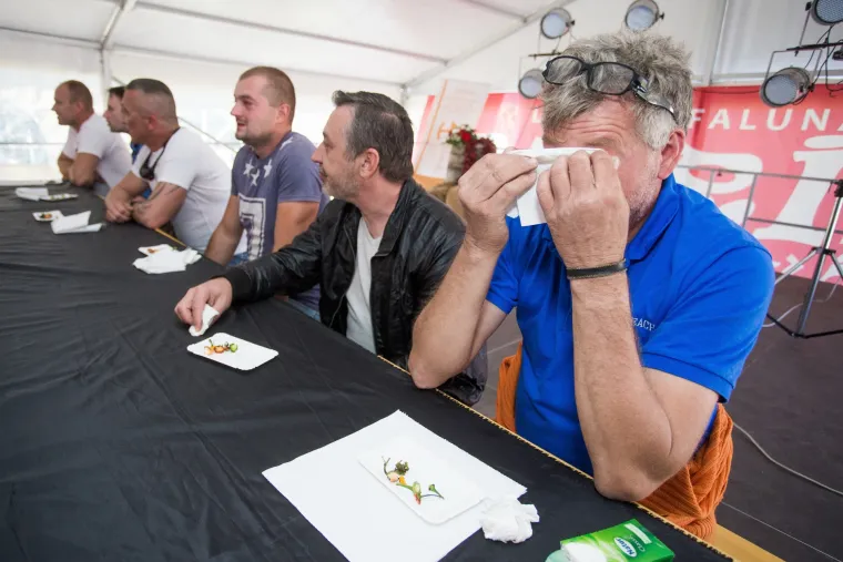 Nije im bilo lako: Natjecanje Ljutomana u jedenju ljutih paprika pro&scaron;lo je sa suzama