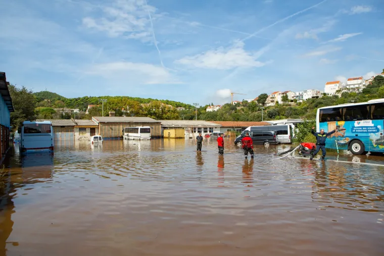 Apokalipsa u Dubrovniku: Olujno nevrijeme poplavilo ulice i kuće
