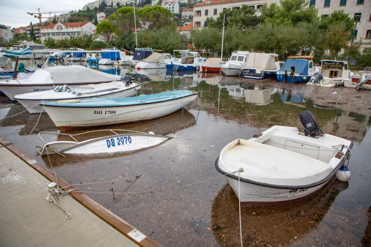 Apokalipsa u Dubrovniku: Olujno nevrijeme poplavilo ulice i kuće