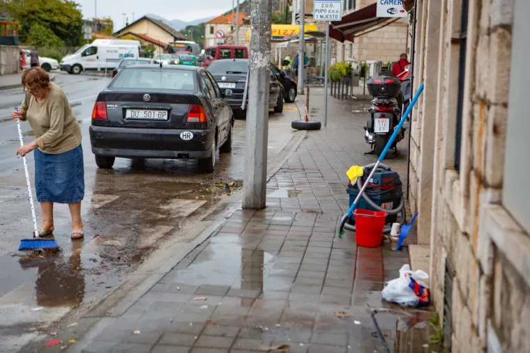 Apokalipsa u Dubrovniku: Olujno nevrijeme poplavilo ulice i kuće