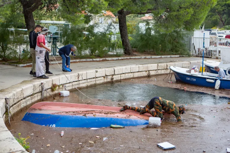 Apokalipsa u Dubrovniku: Olujno nevrijeme poplavilo ulice i kuće